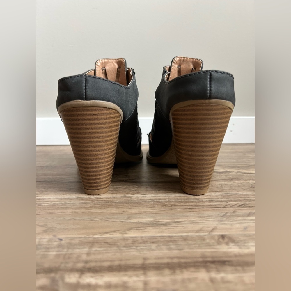 REPORT Weave Caged Slip On Mules Open Back Booties Stacked Block Heel black - Picture 9 of 11